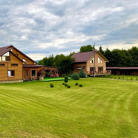 маєток на озерах בית נופש *