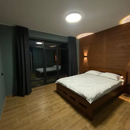 маєток на озерах בית נופש Ispas