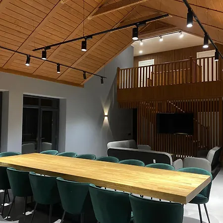 Holiday home маєток на озерах Ispas