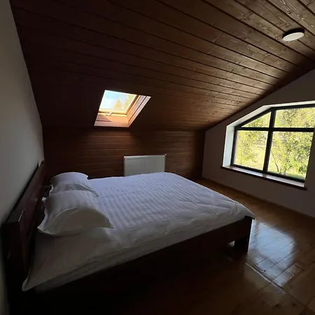 маєток на озерах *