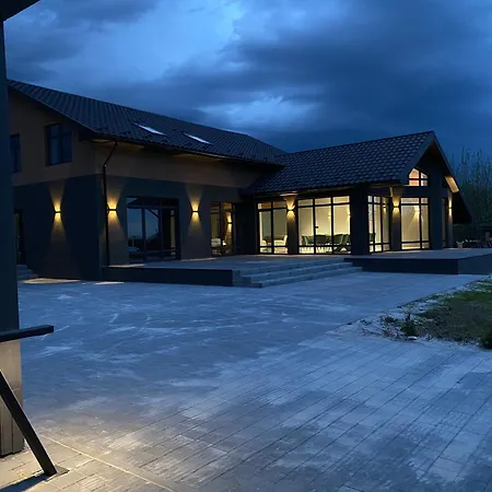 маєток на озерах Holiday home